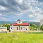 панорама - кът за отдих, въздухолечение и почивка Apartment Tryavna