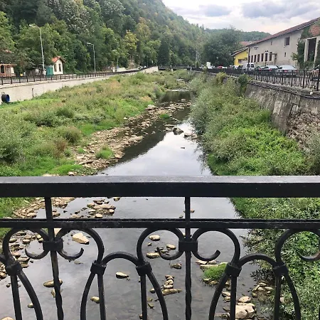 панорама - кът за отдих, въздухолечение и почивка *